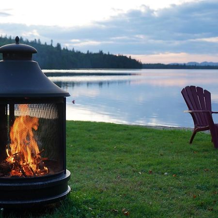 Le Cent Villa Chicoutimi Екстериор снимка