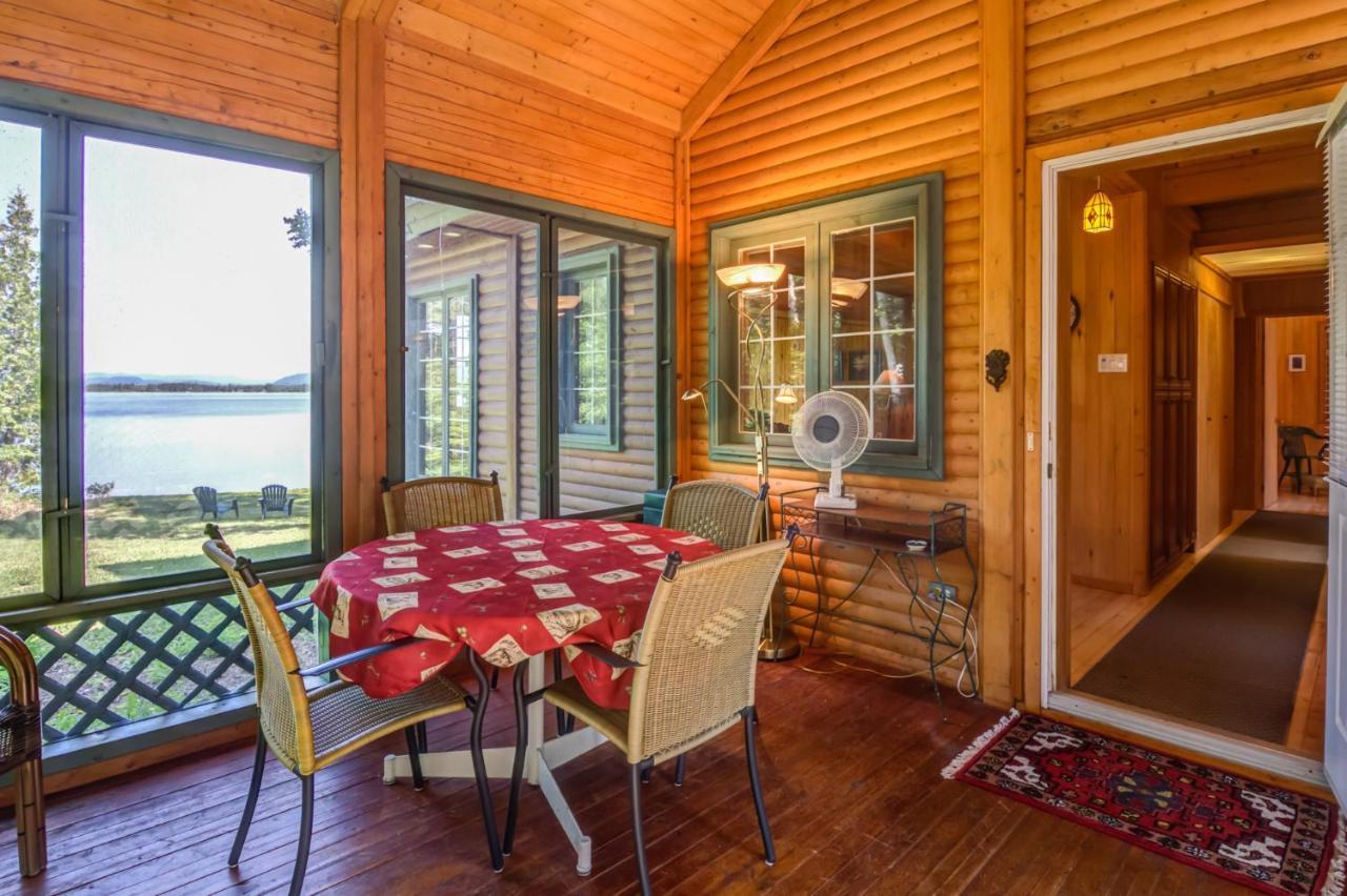 Le Cent Villa Chicoutimi Екстериор снимка