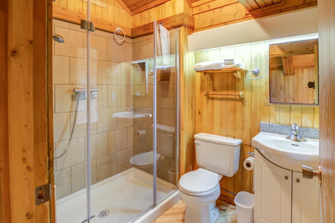 Le Cent Villa Chicoutimi Екстериор снимка
