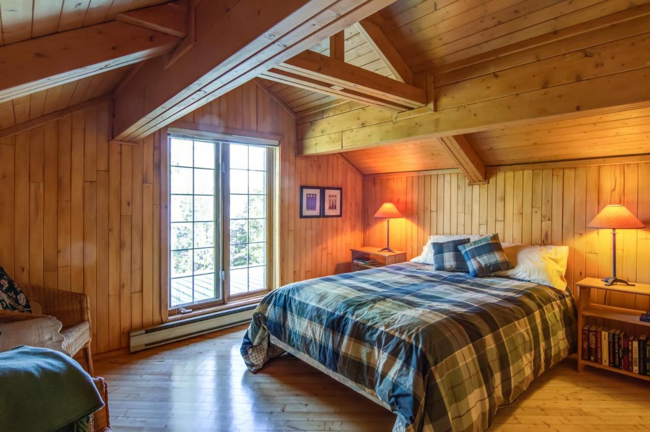 Le Cent Villa Chicoutimi Екстериор снимка